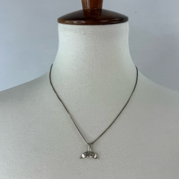 Elegant Sterling Silver Whale Tail Pendant Necklace - Picture 2 of 6